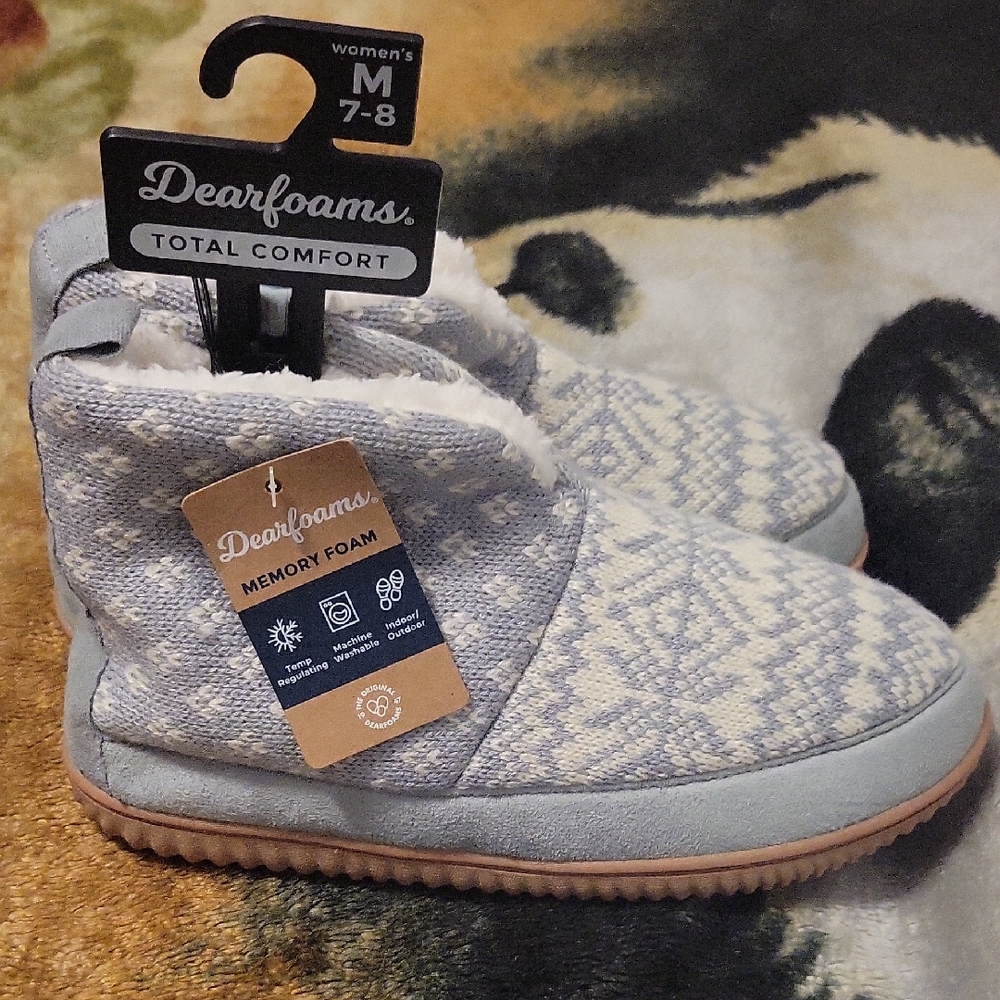Dearfoams Light Blue and White Knit Bootie Slippers
